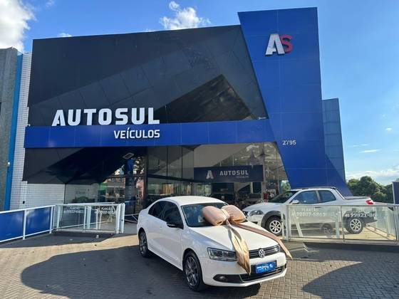 VOLKSWAGEN JETTA 2.0 COMFORTLINE FLEX 4P TIPTRONIC